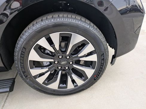 New 2026 Ford Expedition Platinum w/ Driver's Package image 10