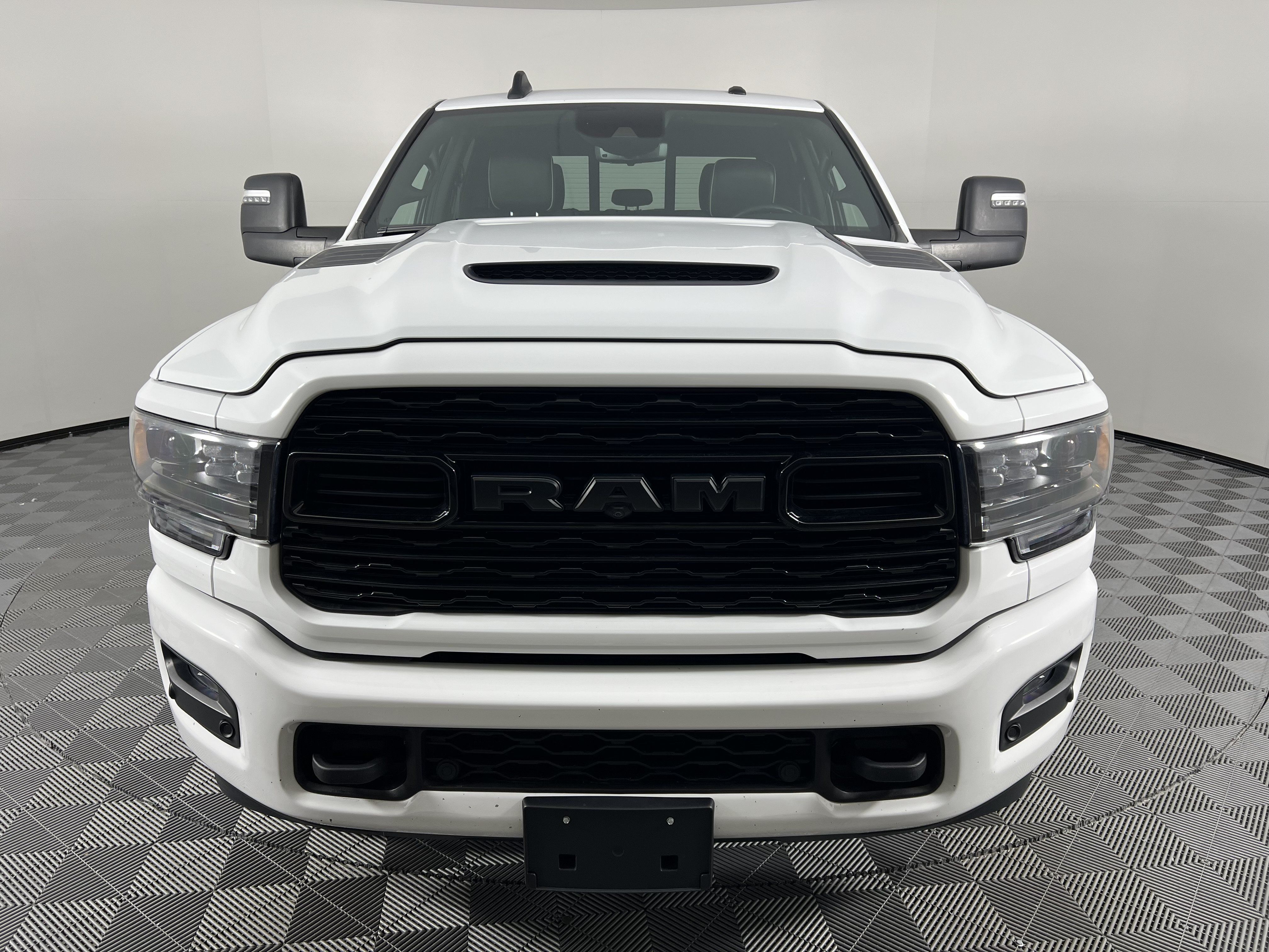 Used 2023 RAM 3500 Limited AWD/4WD image 5