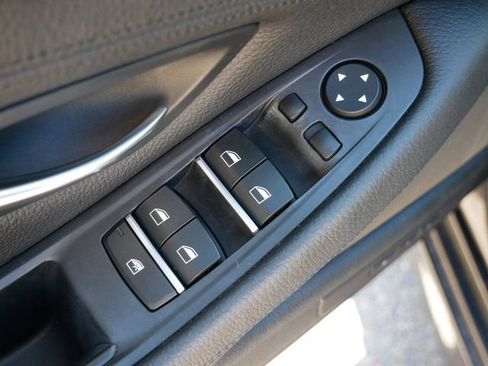 Used 2014 BMW 528i xDrive Sedan AWD/4WD image 13