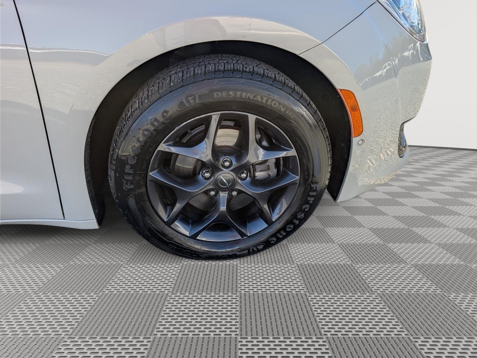 Used 2020 Chrysler Pacifica Touring-L Plus FWD image 9