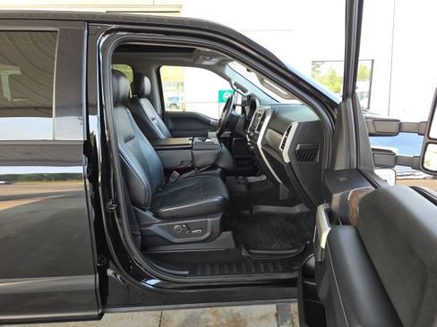 Used 2018 Ford F350 Lariat w/ Lariat Ultimate Package AWD/4WD image 47