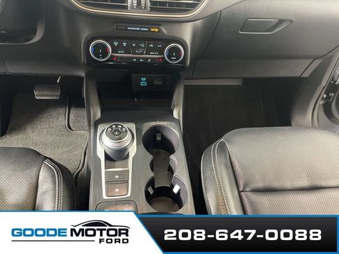 Used 2022 Ford Escape SEL w/ Technology Package AWD/4WD image 17