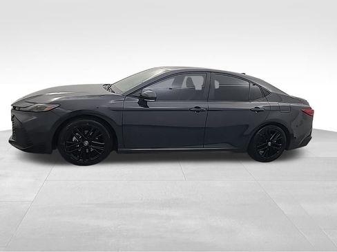 Used 2025 Toyota Camry SE w/ Multimedia Upgrade Package image 8