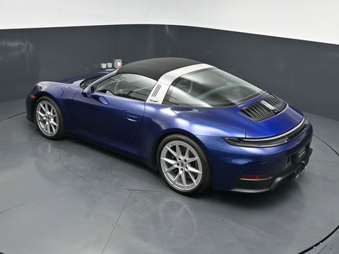 Certified 2025 Porsche 911 Targa 4 GTS AWD/4WD image 17