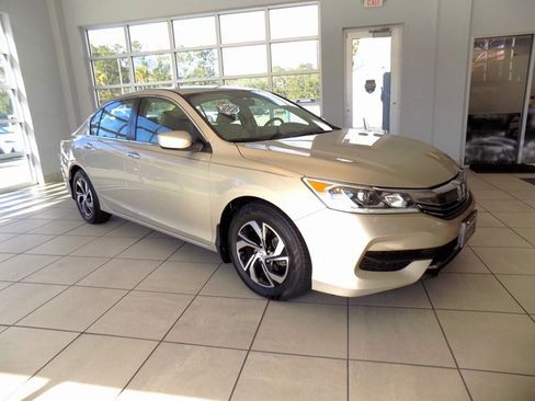 Used 2016 Honda Accord LX image 32
