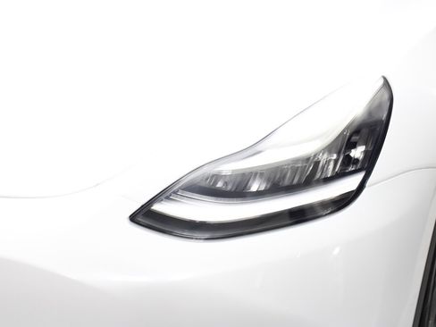 Used 2022 Tesla Model Y Long Range image 4