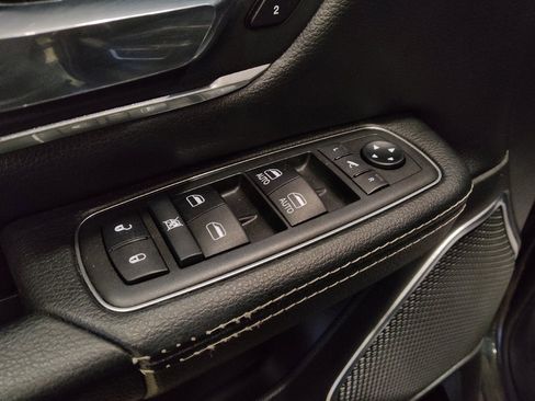 Used 2019 RAM 1500 Laramie AWD/4WD image 27