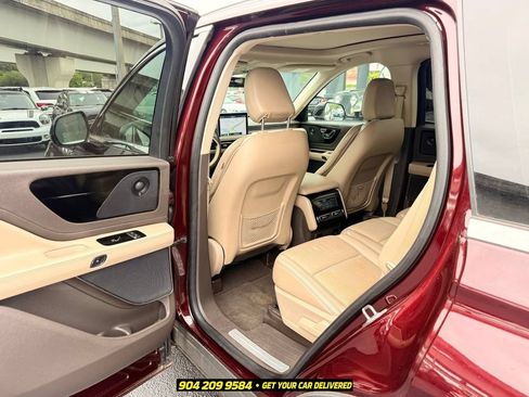 Used 2021 Lincoln Aviator Reserve w/ Class IV Trailer Tow Package AWD/4WD image 25