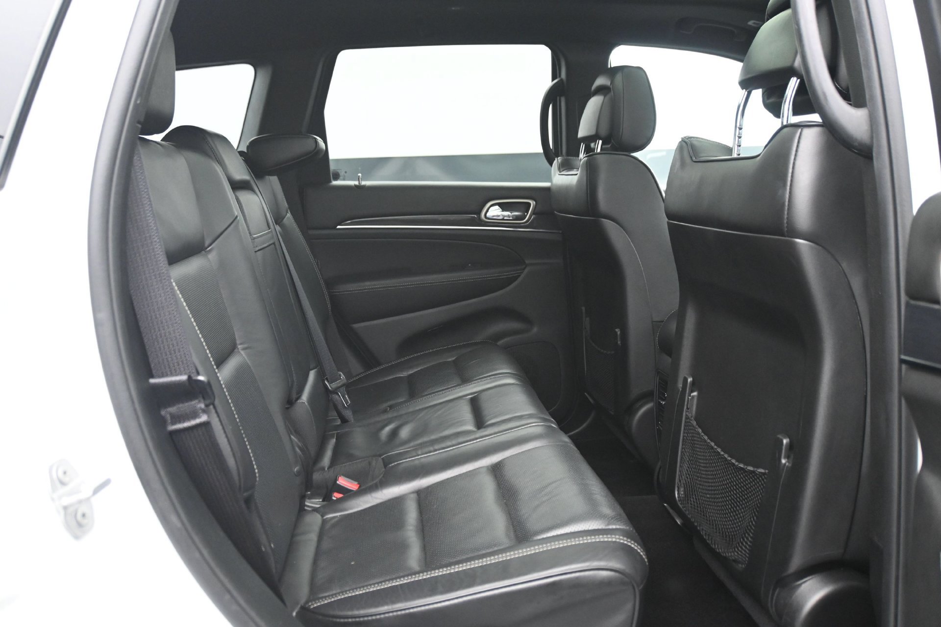 Used 2017 Jeep Grand Cherokee Overland AWD/4WD image 14