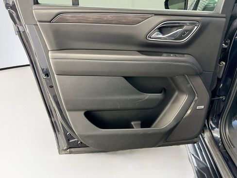 Used 2024 Chevrolet Suburban LT image 27
