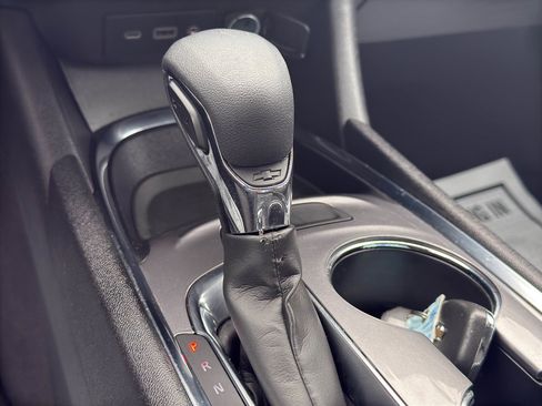 Used 2023 Chevrolet Malibu LT image 14