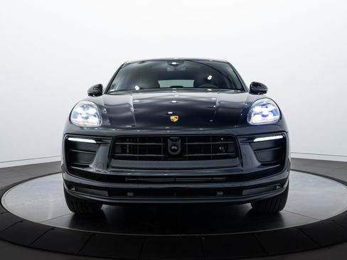 New 2025 Porsche Macan image 10