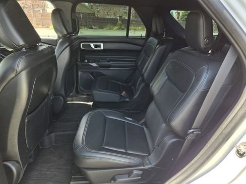 Certified 2020 Ford Explorer XLT w/ Equipment Group 202A AWD/4WD image 11