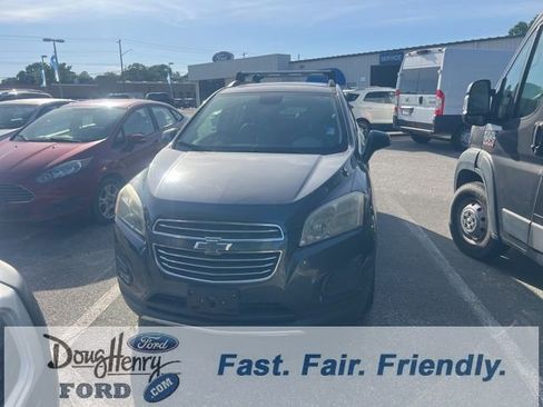 Used 2016 Chevrolet Trax LT w/ LT Convenience Package FWD image 1