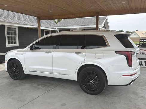 Used 2021 Cadillac XT6 Premium Luxury FWD image 3