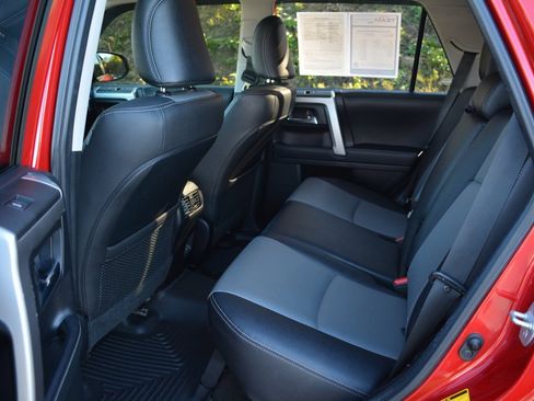 Used 2020 Toyota 4Runner SR5 Premium w/ Moonroof Package image 23