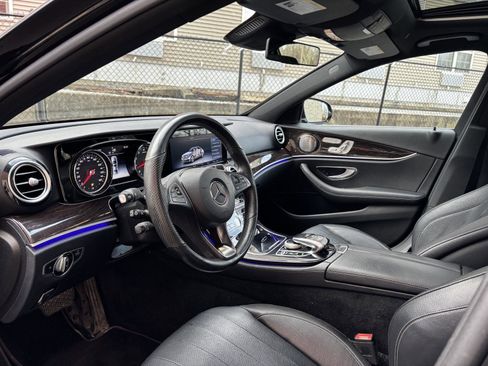 Used 2017 Mercedes-Benz E 300 4MATIC image 9