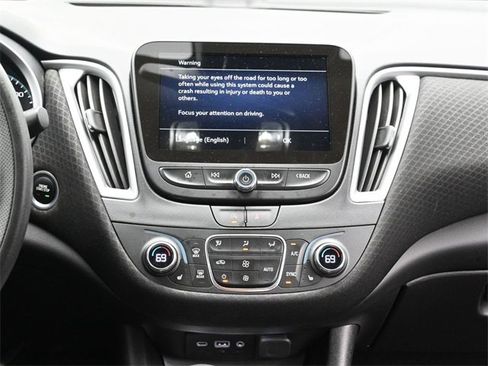 Used 2024 Chevrolet Malibu LT image 11