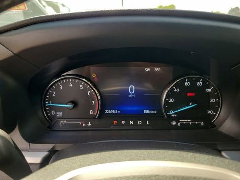 Used 2022 Ford Explorer XLT image 25