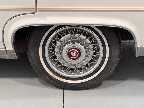Used 1987 Cadillac Brougham RWD image 31