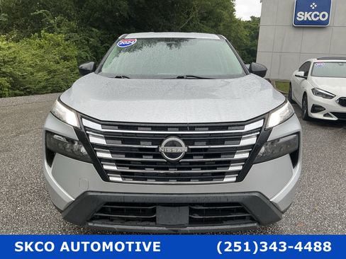 Used 2024 Nissan Rogue S AWD/4WD image 8
