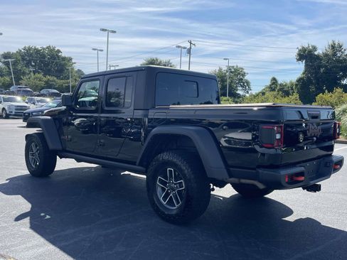 Used 2024 Jeep Gladiator Mojave w/ Convenience Group AWD/4WD image 5