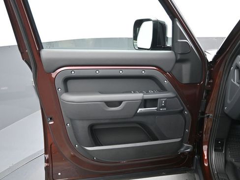 New 2026 Land Rover Defender 130 X-Dynamic SE AWD/4WD image 19