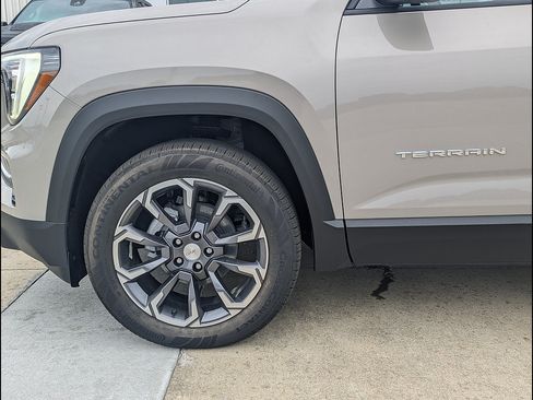 New 2027 GMC Terrain Elevation w/ Elevation Premium Package AWD/4WD image 10