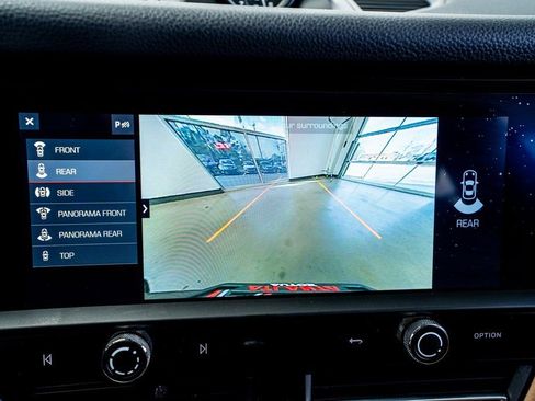 Used 2023 Porsche Macan image 43