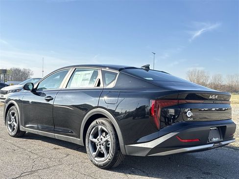 New 2025 Kia K4 LXS image 6