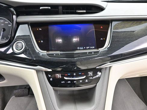 Used 2022 Cadillac XT6 Premium Luxury image 24