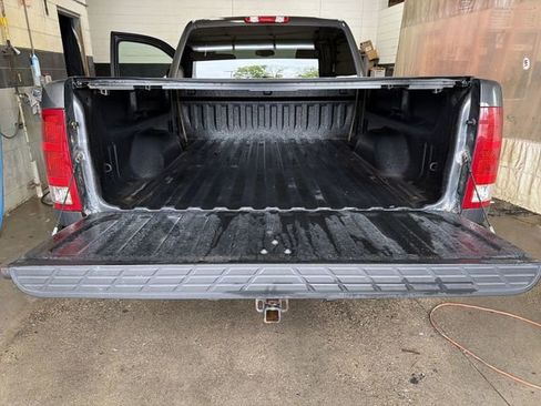 Used 2010 GMC Sierra 1500 SLE w/ All-Terrain Package AWD/4WD image 22