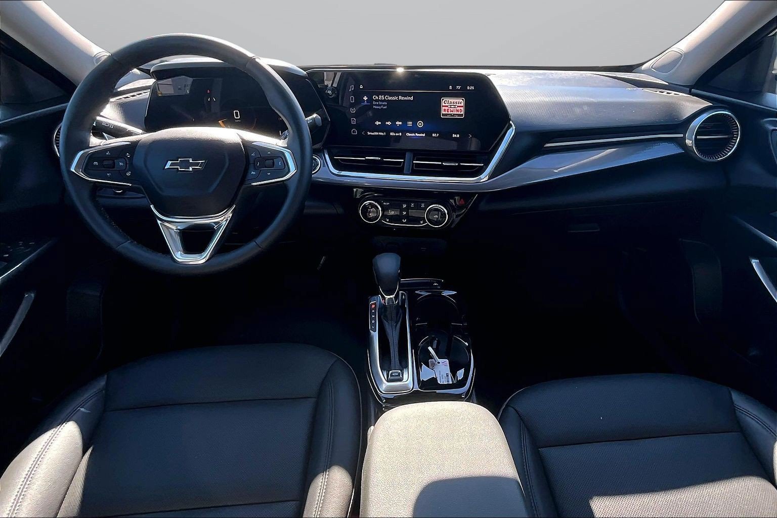 Used 2025 Chevrolet Trax ACTIV FWD image 14