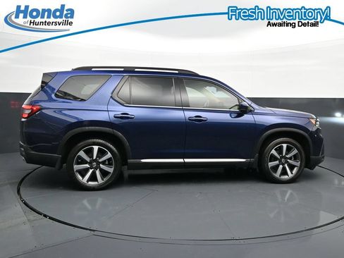 Used 2023 Honda Pilot Touring image 11