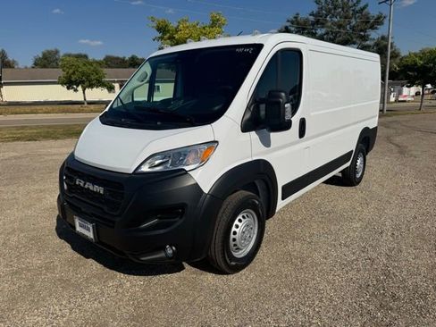 Used 2025 RAM ProMaster 2500 w/ Convenience Group image 7