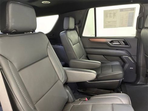 Certified 2025 GMC Yukon Denali image 16
