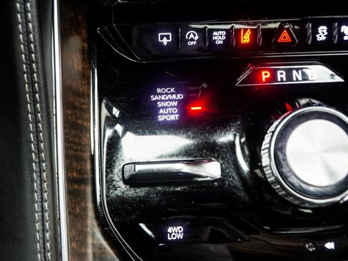 Used 2024 Jeep Grand Wagoneer L Base image 23