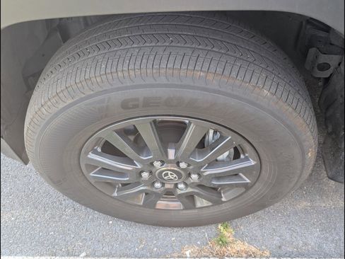 Used 2025 Toyota Land Cruiser 1958 image 9