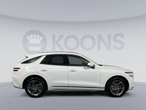 Used 2023 Genesis GV70 2.5T w/ Select Package image 8