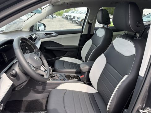 New 2026 Volkswagen Taos SEL AWD/4WD image 10
