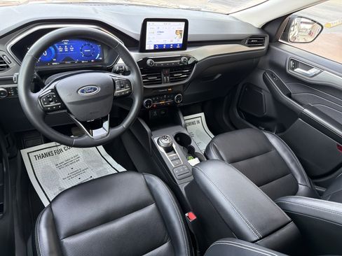 Used 2022 Ford Escape Titanium w/ Class II Trailer Tow Package image 12