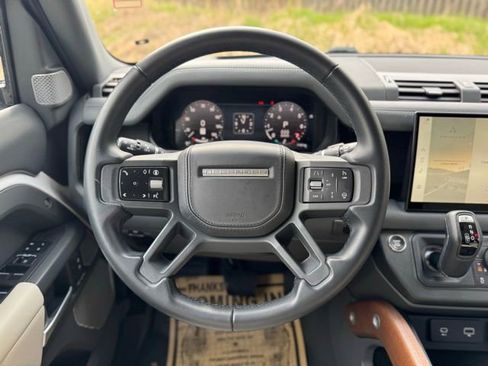 Certified 2024 Land Rover Defender 130 X-Dynamic SE AWD/4WD image 25