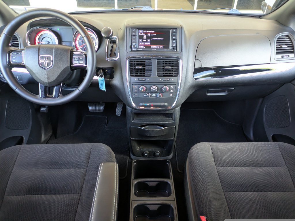 Used 2019 Dodge Grand Caravan SE FWD image 16