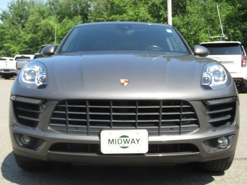 Used 2017 Porsche Macan AWD/4WD image 2
