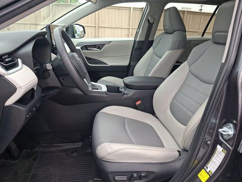Used 2023 Toyota RAV4 XLE Premium AWD/4WD image 13