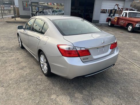 Used 2014 Honda Accord EX image 6