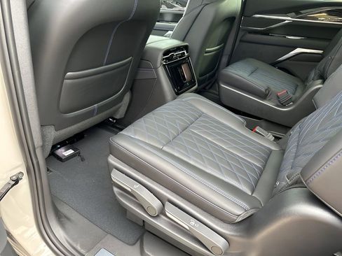 New 2026 Cadillac Escalade IQ Sport 1 w/ LPO, ONYX Package image 21