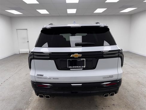 New 2026 Chevrolet Traverse High Country w/ LPO, Floor Liner Package image 6