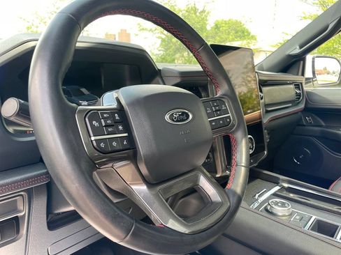 Used 2024 Ford Expedition Limited RWD image 16