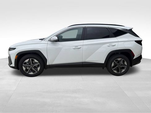New 2026 Hyundai Tucson SEL FWD image 2